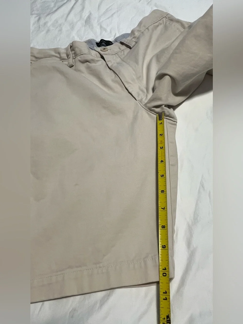 Men”s Banana Republic Chinos 10” Light Khaki Flat-Front Shorts Size 32